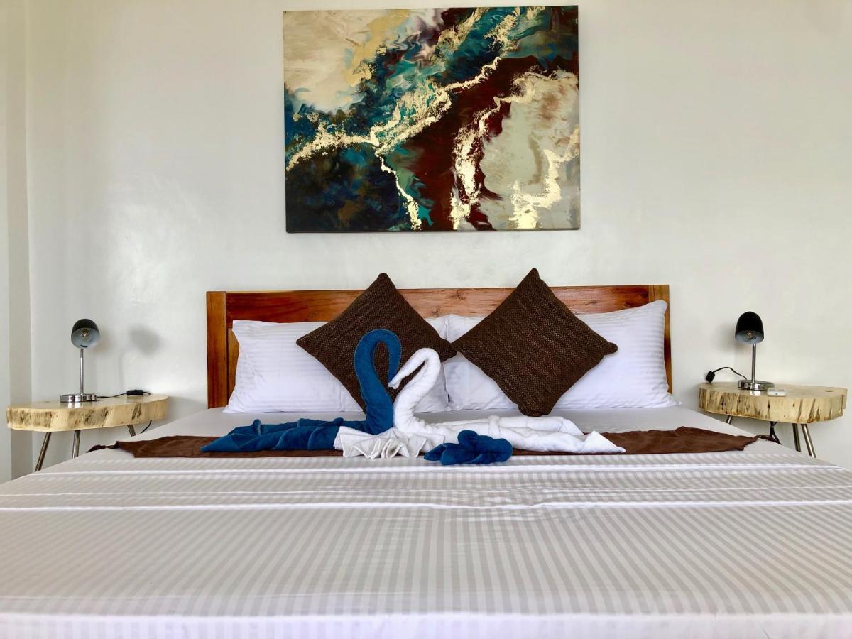 ซันเซ็ต โคฟ บีช แอนด์ ไดฟ์ รีสอร์ต Hotel Romblon ภายนอก รูปภาพ