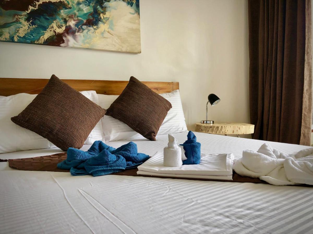 ซันเซ็ต โคฟ บีช แอนด์ ไดฟ์ รีสอร์ต Hotel Romblon ภายนอก รูปภาพ